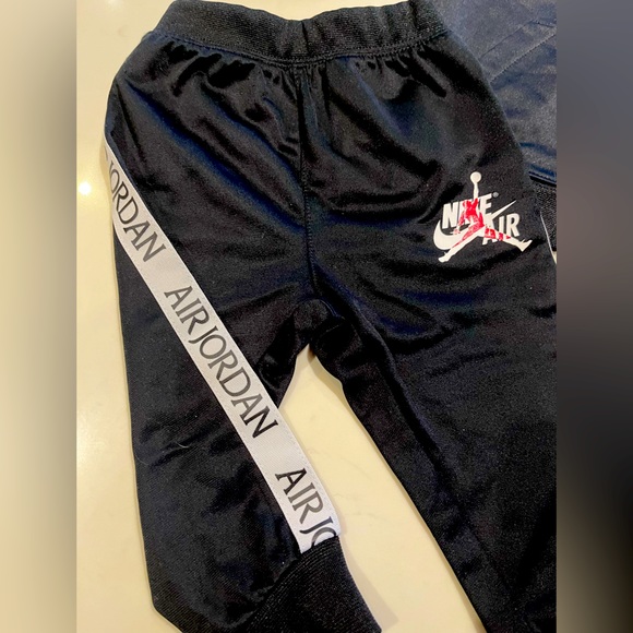 Air Jordan Tracksuit - 12 Months - Picture 2 of 5